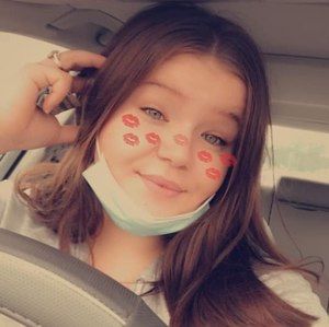 Meet your Posher, Emilie